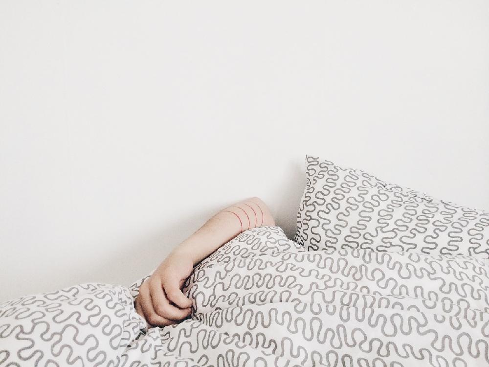 Nie śpisz regularnie i odpowiednio długo? Przekonaj się, czym może skutkować brak snu